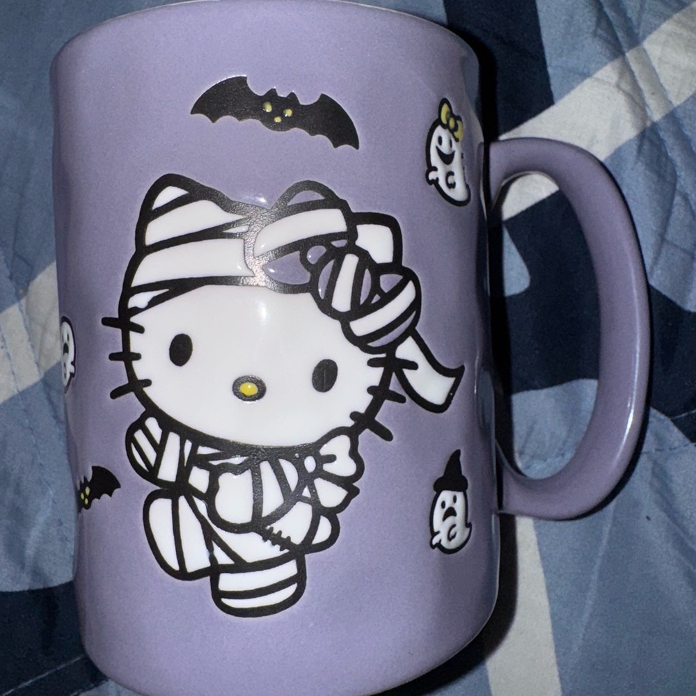 Hello Kitty mummy mug
